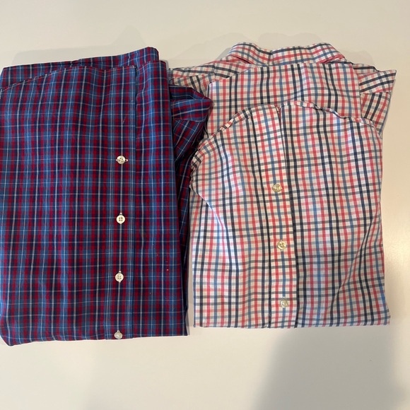 TWO Vineyard vines men’s button down WHALE SHIRTS - Picture 2 of 6